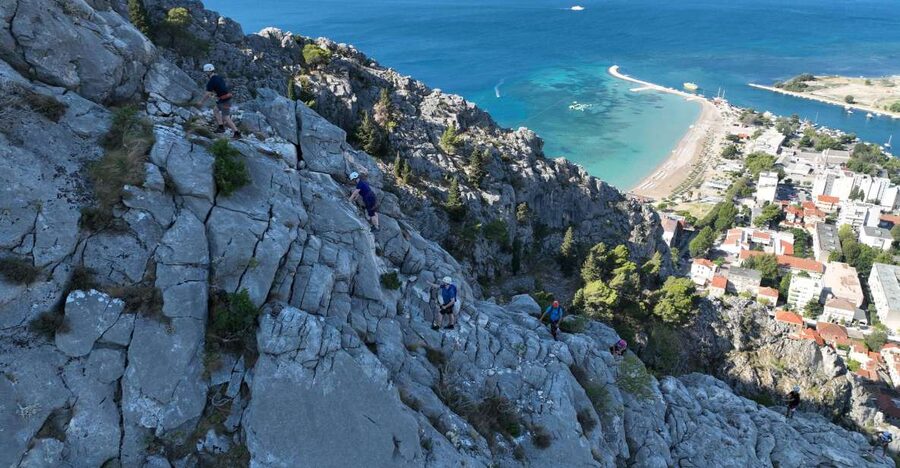 3-Hour Via-Ferrata Adventure in Fortica Fortress - Learning the clips before the ridge