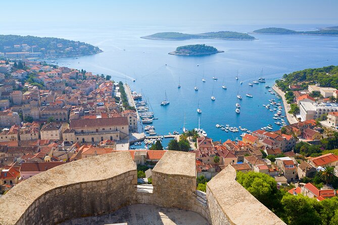 4 Islands Tour from Split to Zlatni Rat, Hvar & Pakleni Islands - What the boat ride and crew add