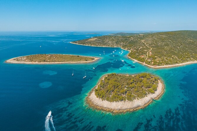 Adriatica Tour ( Blue Lagoon and Solta) from Trogir - Maslinica: a slower hour on Šolta