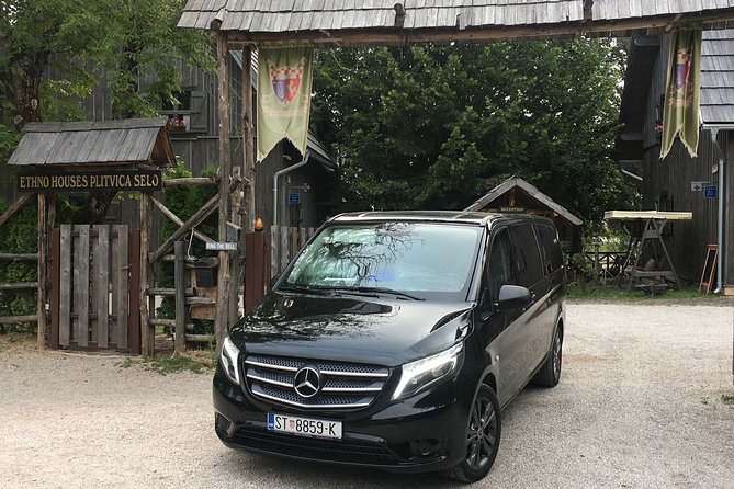 Airport shuttle - A private ride instead of an airport scramble