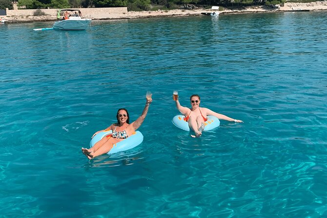 All-Inclusive Blue Lagoon & 3 Island Boat Tour with Food & Drinks - St. Fumija: a quieter final swim