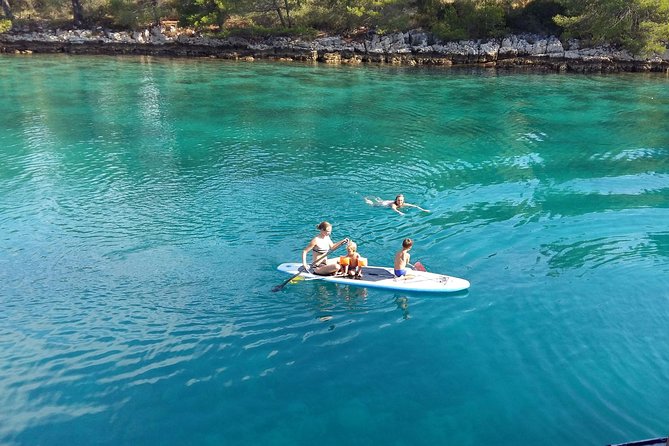 All Inclusive Brac and Solta islands swimming cruise - Lunch underway, with useful choices