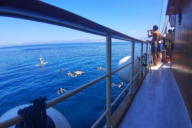 All Inclusive Brac and Solta islands swimming cruise - Brac: two hours in a clear-water bay