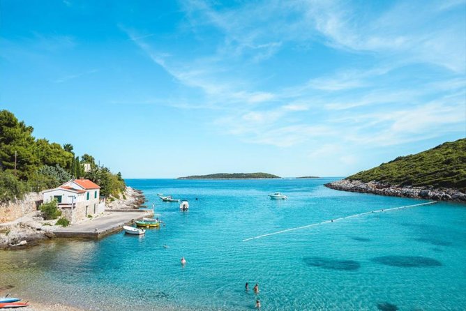 All-inclusive Gastro Blue Cave Tour from Split - Lunch at a private summer home