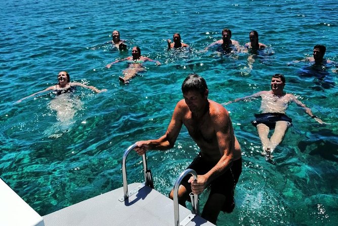 Blue cave and Hvar - 5 Islands speedboat tour from Split - Two hours to eat and explore Hvar