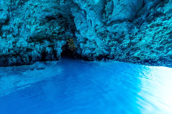 Blue Cave and Hvar 5 Islands speedboat tour | from Split&Trogir - Komiza, a fishing village with a military past