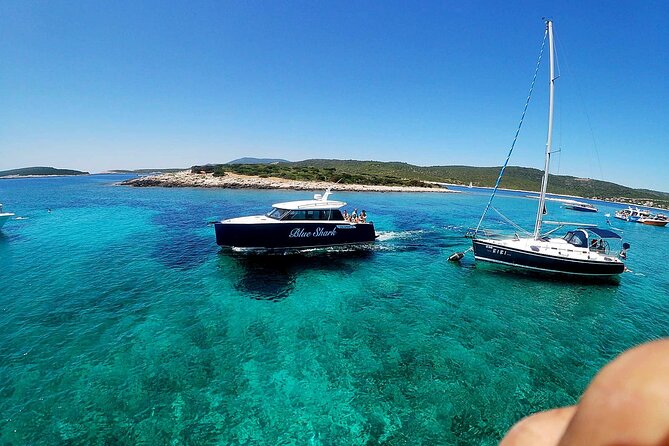 Blue cave and Hvar - 5 Islands speedboat tour from Split - Budikovac for swimming and snorkeling