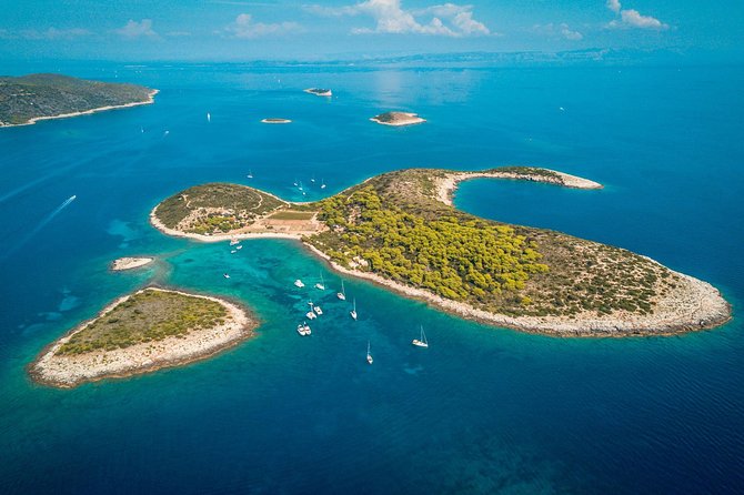 Blue Cave and Hvar Tour from Trogir - Stiniva Cove and the crowded beach question