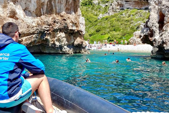 Blue cave, Mamma Mia and Hvar, 5 islands speedboat tour - The ride itself is the main physical demand