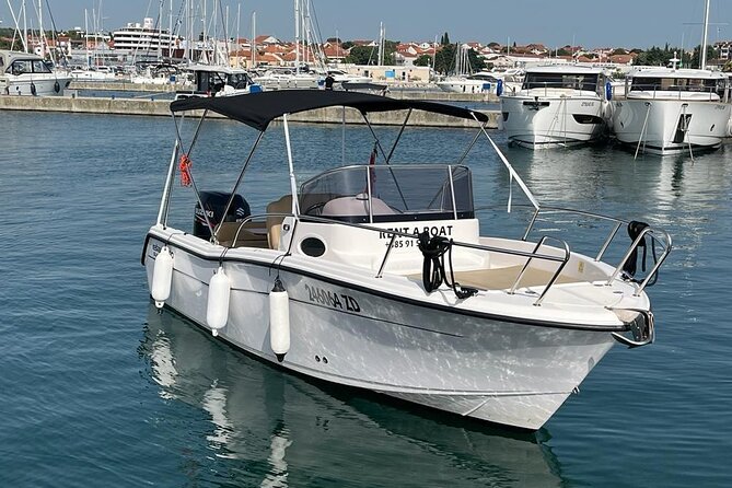 BLUE LAGON & 3 islands full day private speedboat tour - Solta and the sunken ship at Necujam