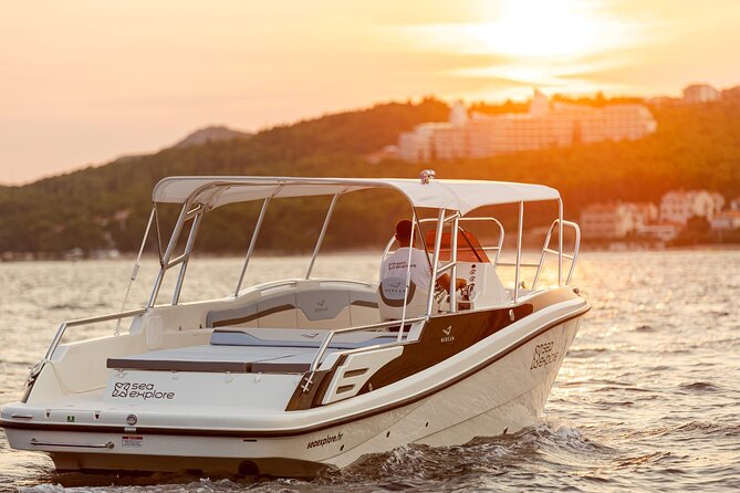 Blue Lagoon and 3 Islands Half Day Tour by Speed Boat - Trogir - Crew, comfort, and what is included