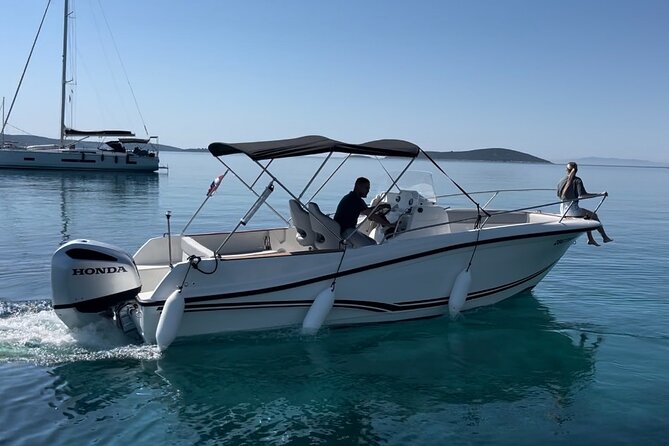 Blue Lagoon and 3 Islands Speedboat Tour from Trogir - Maslinica adds a village hour on Šolta