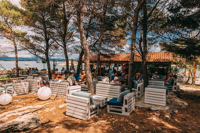 Blue Lagoon Private Tour from Trogir - LUNCH IN THE RESTAURANT INCLUDED - The return route past Čiovo and smaller islands