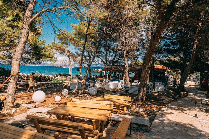 Blue Lagoon Private Tour from Trogir - LUNCH IN THE RESTAURANT INCLUDED - Is the price good value?