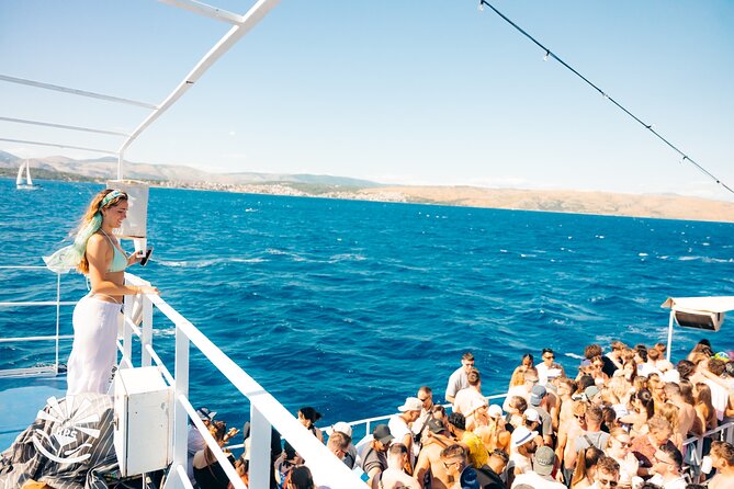 Boat Party Split - The boat itself: atmosphere over polish