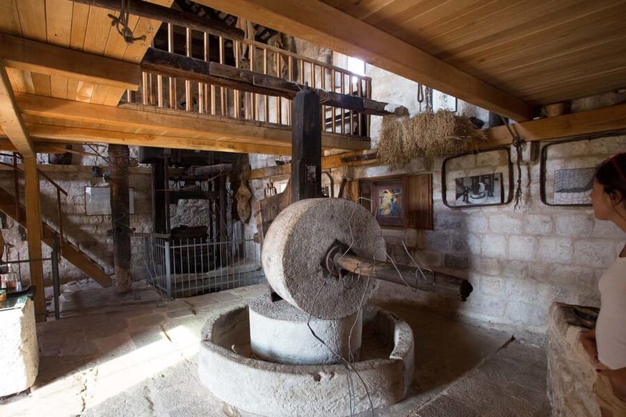Brač: Island Exploration Tour by Four-Wheel Drive Jeep - Donji Humac reveals Brač’s famous stone