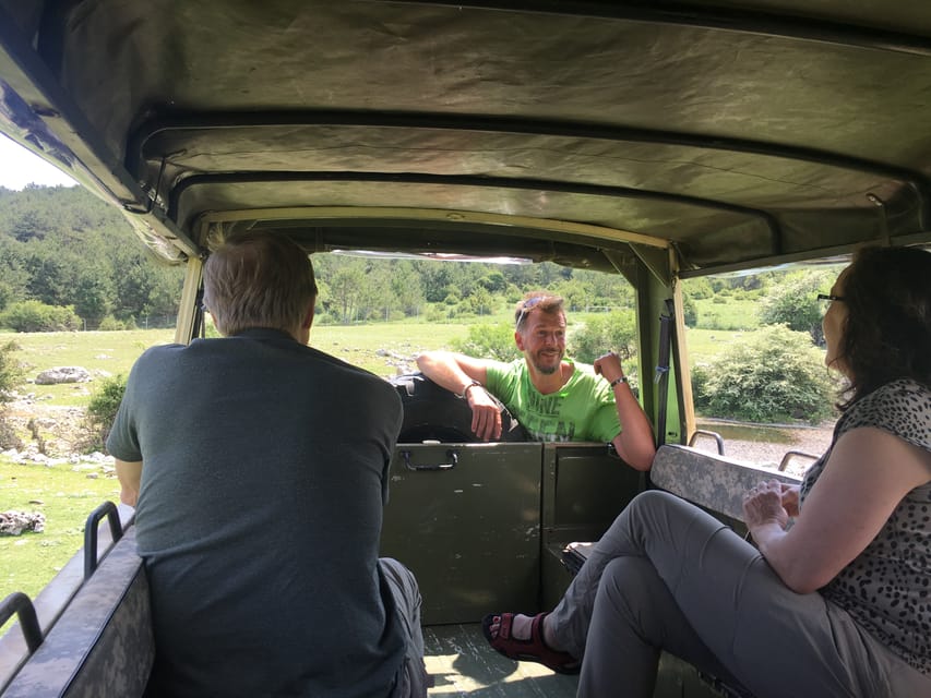 Brač: Island Exploration Tour by Four-Wheel Drive Jeep - Lunch at a family farm is the day’s social center