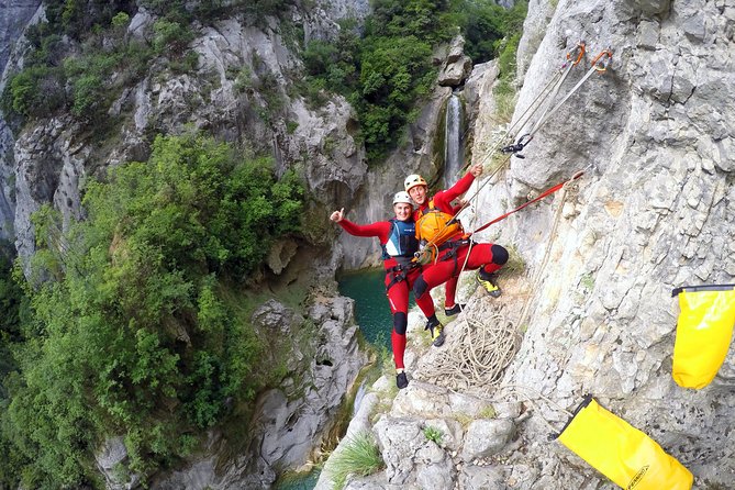 Canyoning advanced on Cetina river from Omiš - Guide support and group safety