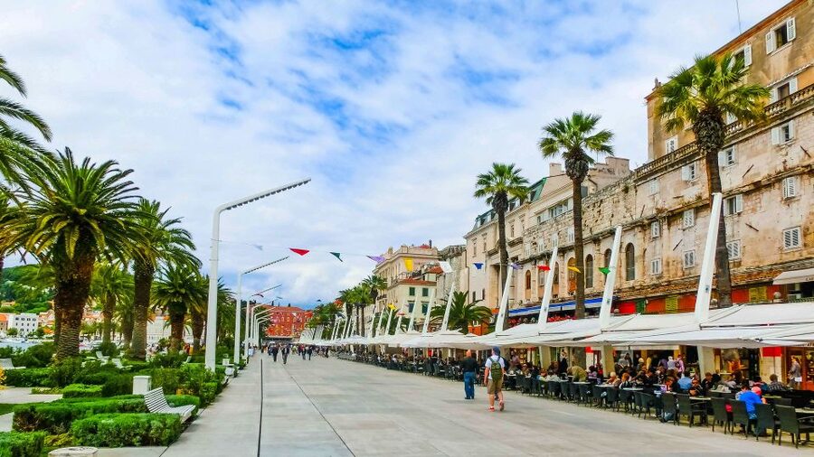 Discover The Old Town Split 1.5h walking Small group tour - Medieval lanes, cafés, and souvenir shops