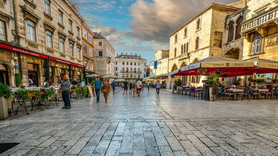 Discover The Old Town Split 1.5h walking Small group tour - The Roman palace hiding in plain sight