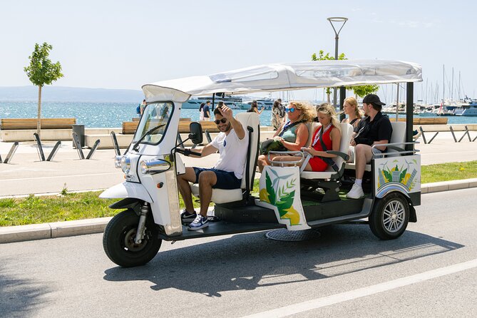 Eco City Tour Split - Bačvice Beach begins the city tour