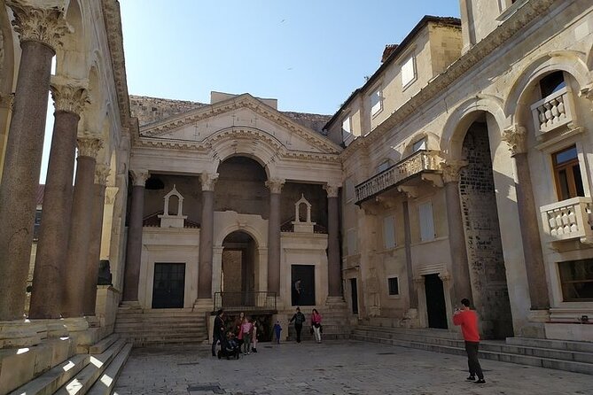 Experience Split With Local Professional Historian - Small Group - Jupiter’s Temple and the Cathedral of Saint Domnius