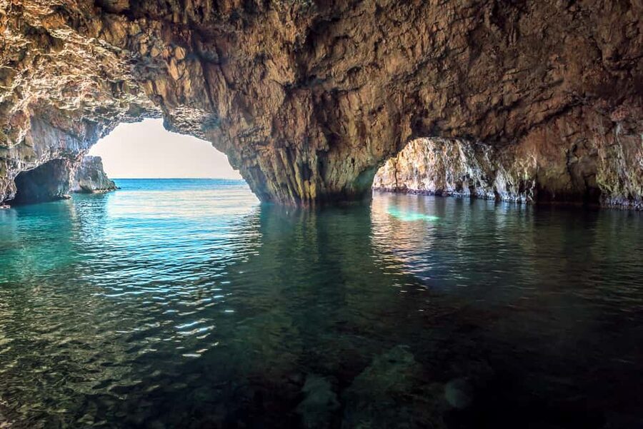 From Hvar: Blue Cave, Green Cave & 5 Islands Speedboat Tour - Stiniva Cove is the most dramatic beach stop