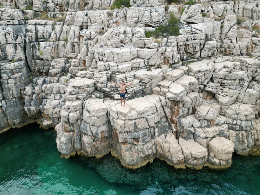 From Makarska: Hidden Gems of Hvar Island's North Shore - Practical packing advice for the four stops