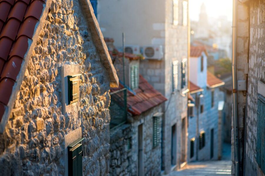 From Makarska Riviera: Full-Day Split & Trogir Tour - What the guiding is like