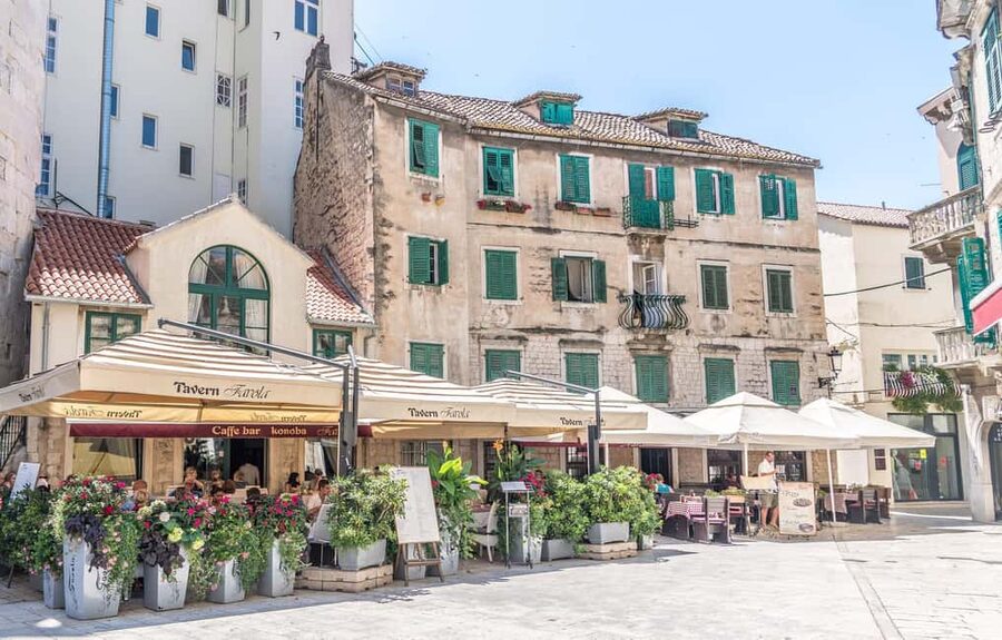 From Makarska : Split City Guided Tour & Free Time - The 95-minute ride from Makarska
