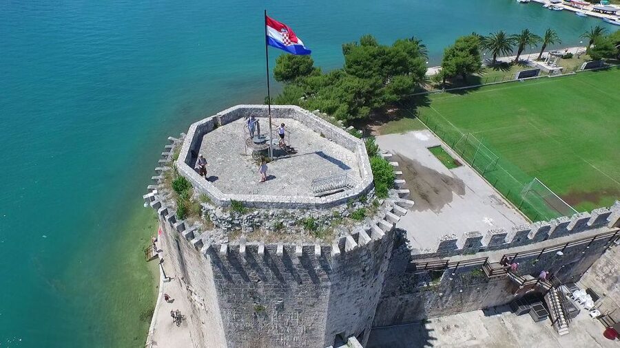 From Omiš: Krka Waterfalls and Trogir Small Group Tour - Skradin and the Krka River boat