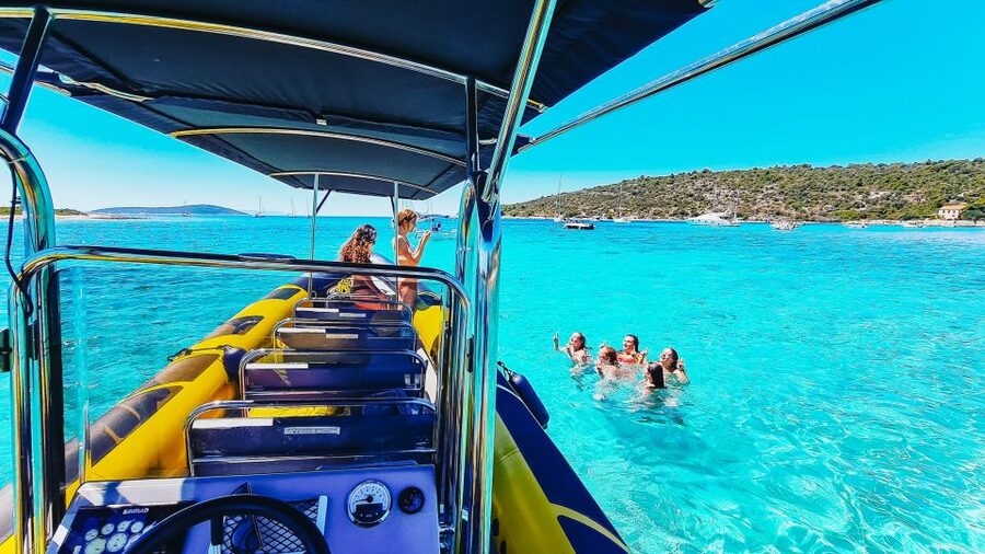 From Split: Blue Cave & 5 Islands with Vis & Hvar Boat Tour - What the speedboat ride is really like