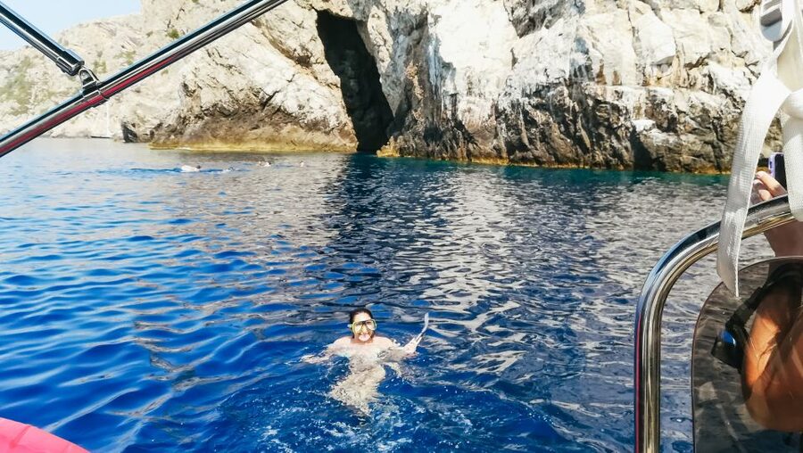 From Split: Blue Cave & 5 Islands with Vis & Hvar Boat Tour - Hvar City gives you the longest land visit