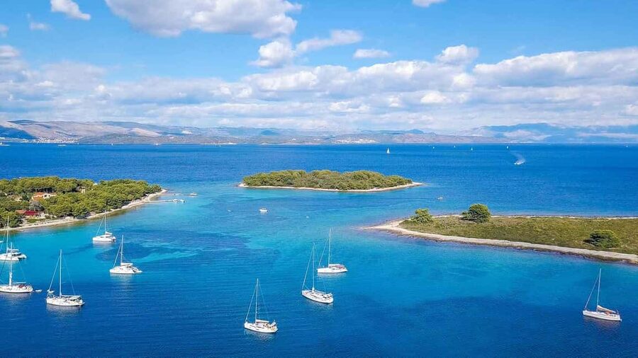 From Split: Blue Lagoon and 3 Island Boat Tour - Why this five-hour route works well