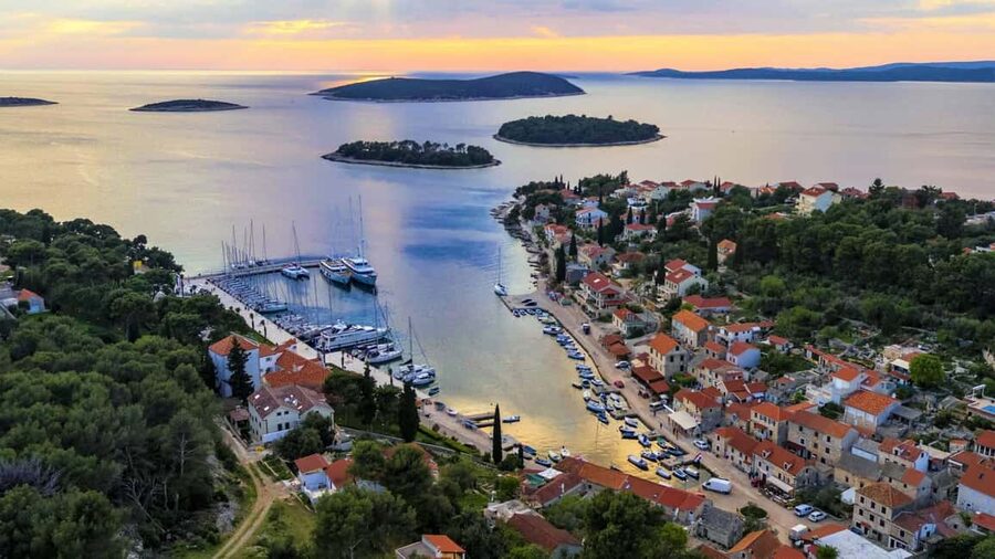 From Split: Blue Lagoon and 3 Island Boat Tour - Trogir: one hour among old stone streets