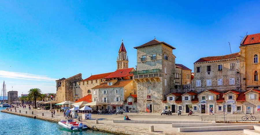 From Split: Half-Day Split & Trogir Small Group Guided Tour - Meeting the guide at Diocletian’s Palace