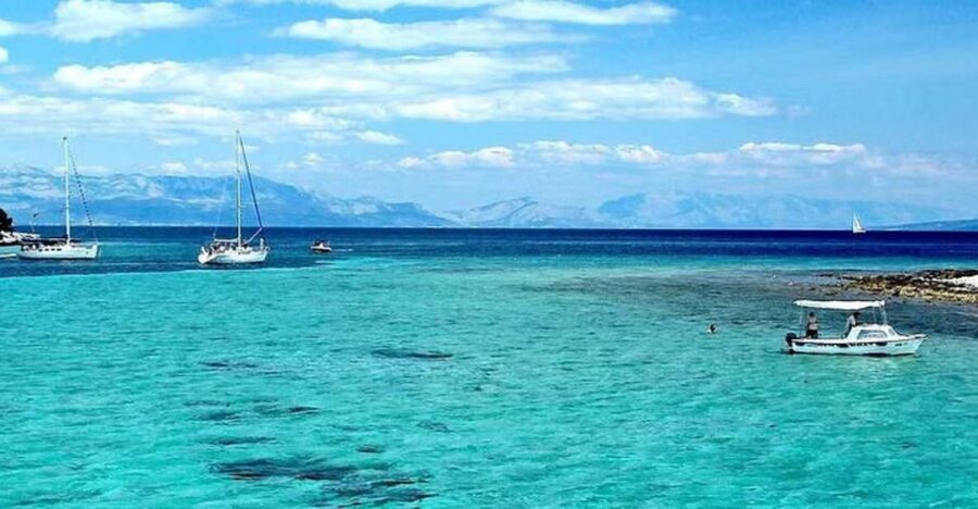 From Split: Islands & Blue Lagoon Cruise with Lunch & Drinks - The first sail past Čiovo and the morning snack
