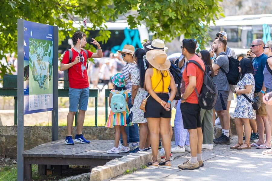 From Split: Krka Waterfalls day tour & wine tasting - The boat ride to Skradin