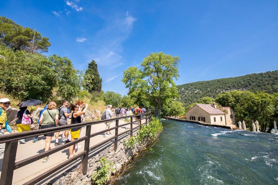 From Split: Krka Waterfalls day tour & wine tasting - A short wine tasting in Skradin