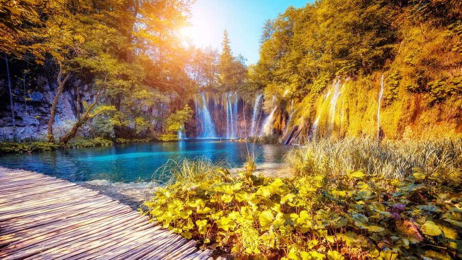 From Split: Plitvice Lakes Guided Tour with Entry Tickets - What the 4.5-hour park visit feels like
