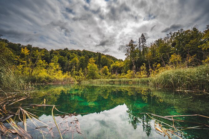 From Split: Self-Guided Plitvice Lakes Day Tour with Boat Ride - Entering the park and choosing your style
