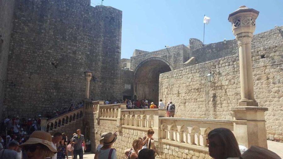From Split/Trogir: Dubrovnik Guided Tour with a Stop in Ston - Sponza Palace and Dubrovnik’s polished stone