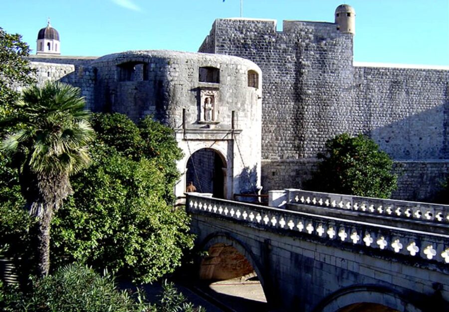 From Split/Trogir: Dubrovnik Guided Tour with a Stop in Ston - The return route and Deak Wines stop