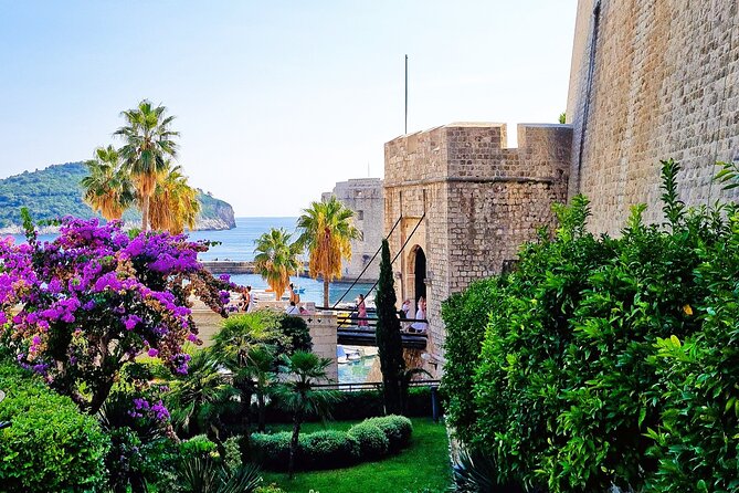 From Split/Trogir Small group tour to Dubrovnik with stop in Ston - Ston: a short stop with a big wall