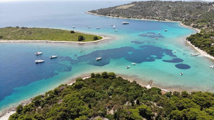 From Trogir: 3 islands half day tour with Blue Lagoon - Maslinica on Šolta: a small village break
