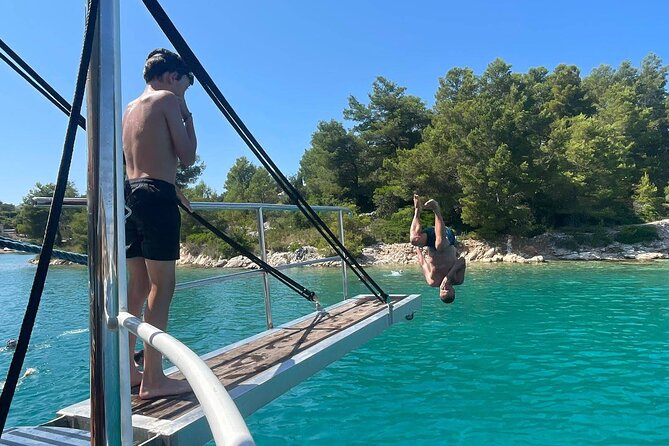 Full Day Boat Tour, Blue Lagoon and Šolta with lunch&drinks - Cruising toward Šolta and Nečujam Bay
