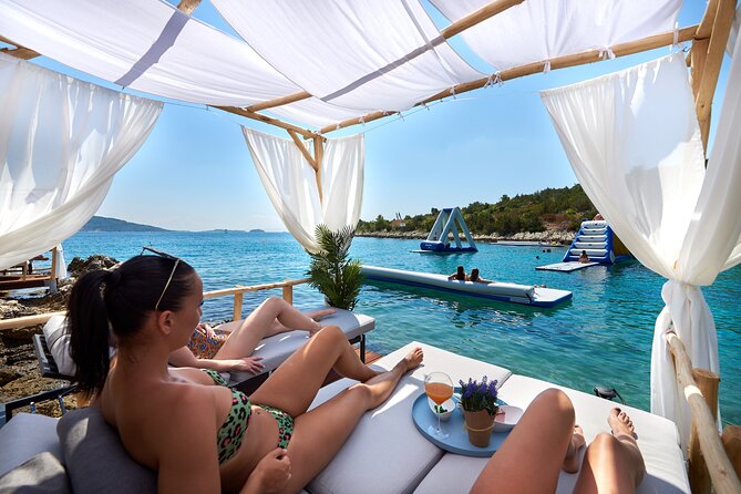 Full Day Boat Tour, Blue Lagoon and Šolta with lunch&drinks - The boat, seating, and onboard comfort