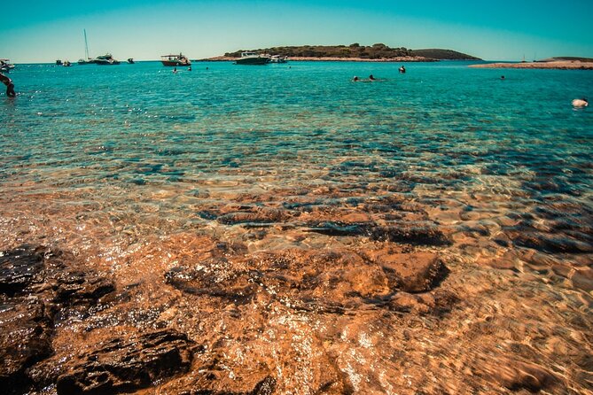 Fully customized private boat trip from Trogir and Split - Solta brings a quieter island pause