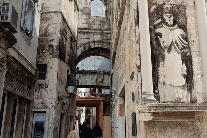 Game of Thrones and Split Highlights - Peristyle Square, the palace’s great gathering place