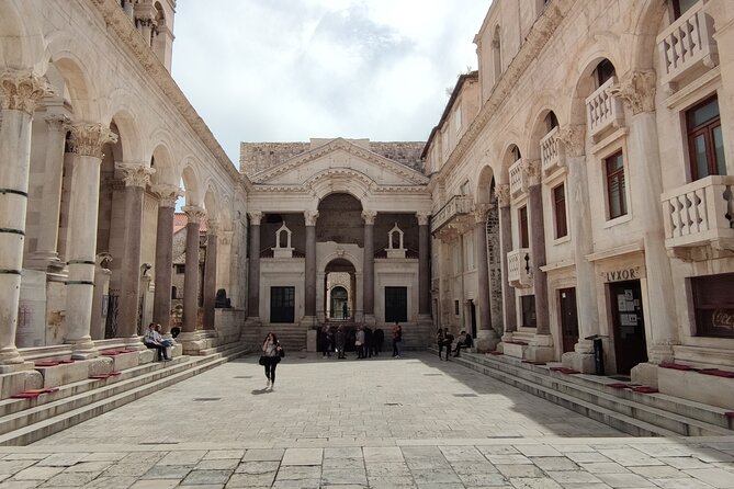 Game of Thrones and Split Highlights - The palace substructures and the show’s darker scenes